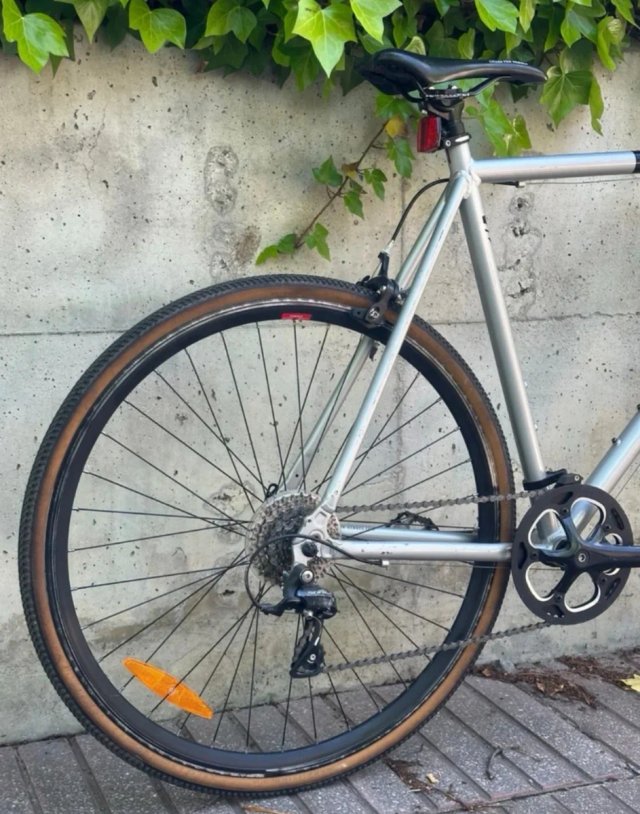 Bici Gravel Fixie Inc pronta per la strada