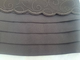 Blusa Talla 50 Negra Bordada. Medidas en descripci