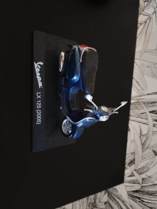 Vespa LX 125 (2005) Scala 1:18