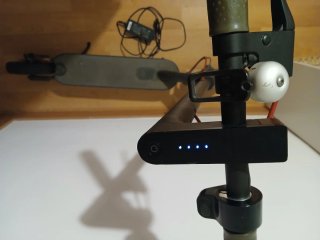 Patinete Eléctrico Xiaomi y cargador