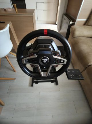 Volante Thrustmaster para PC