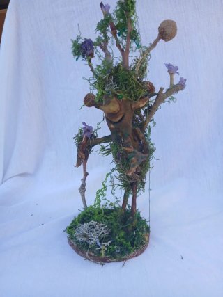 Duende de árbol decorativo