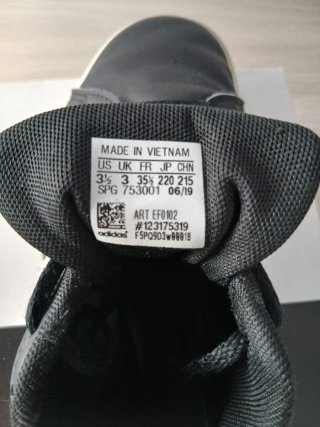 Scarpe Adidas nere e bianche