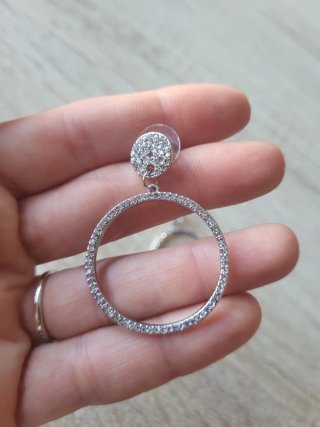 Pendientes aro plateados con brillantes