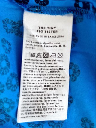 Vestido de tirantes azul con estampado