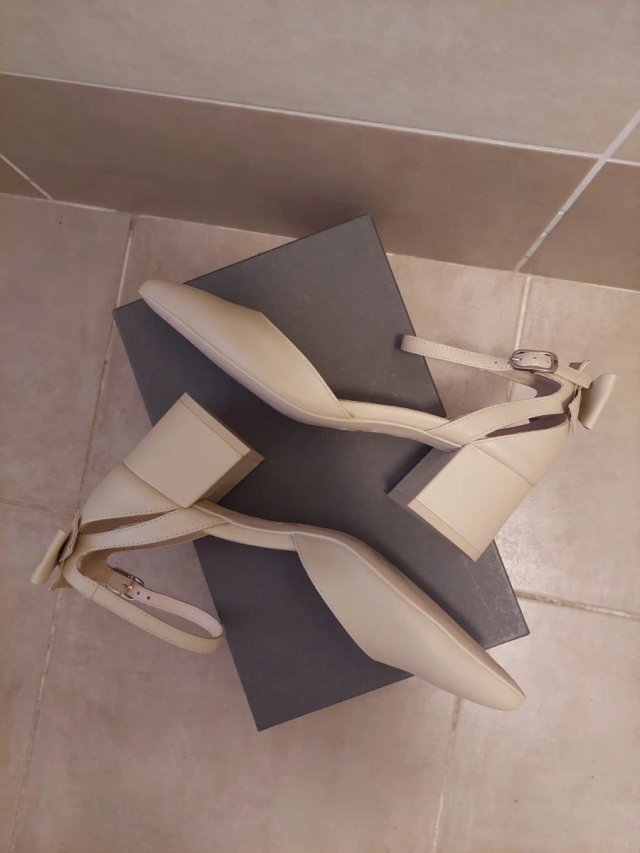 Zapatos de cuero NeroGiardini desnudos talla 39
