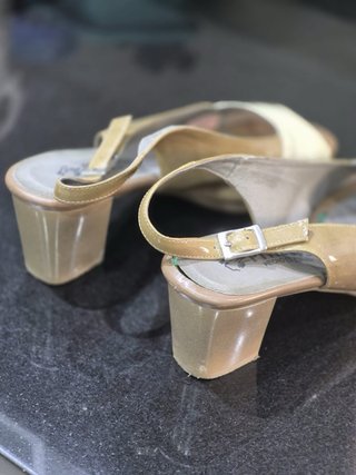 Sandalias Pitillos Beige y Amarillas