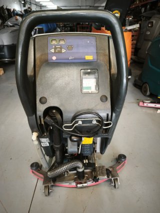 Fregadora Nilfisk BA 451 ocasión