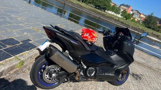 Yamaha TMAX 560 Negra - Maxi Scooter