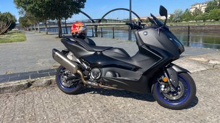 Yamaha TMAX 560 Negra - Maxi Scooter