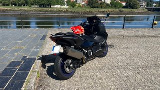 Yamaha TMAX 560 Negra - Maxi Scooter