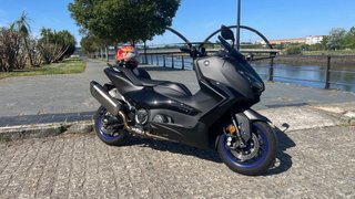 Yamaha TMAX 560 Negra - Maxi Scooter