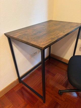 Escritorio y silla de oficina