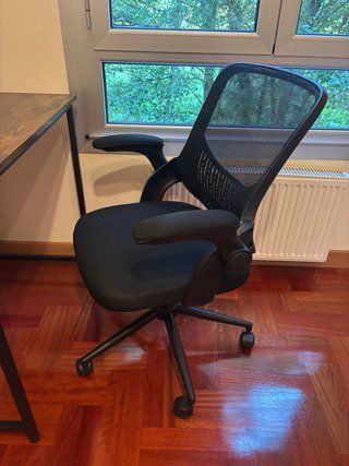 Escritorio y silla de oficina
