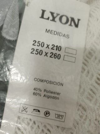 Colchas blancas de algodón y poliéster