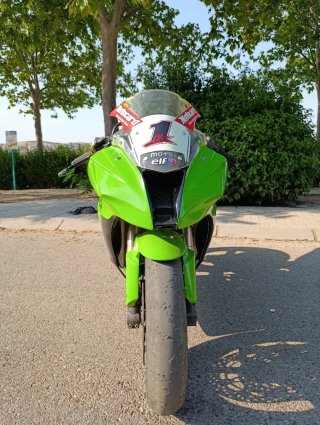 Kawasaki ZX10R.