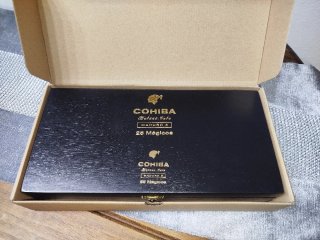 Cofre Cohiba Madera Negro y Dorado
