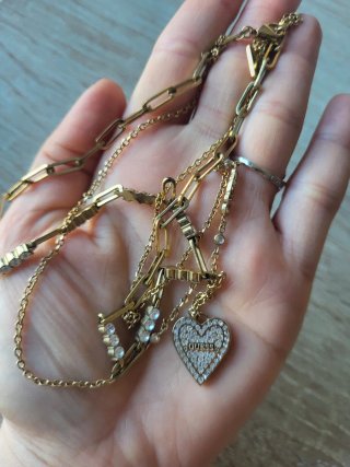 Collar doble Guess dorado con corazón