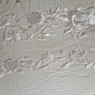 Manton Manila Beige Seda Bordado