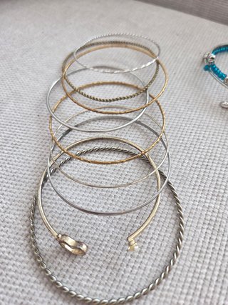 Lote 12 Pulseras Finas Doradas y Plateadas