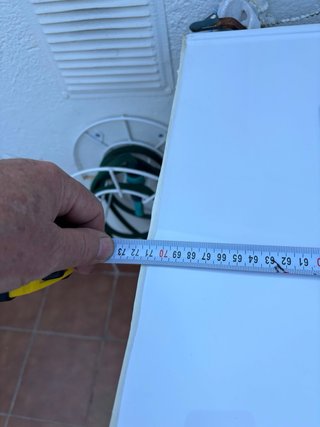 Lavamanos de baño con grifo y desagüe
