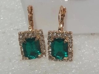Orecchini pendenti quadrati con cristalli