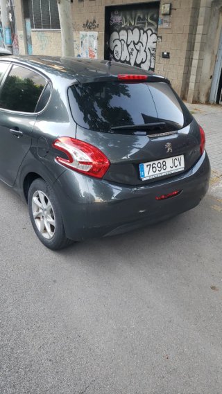 Peugeot 208 2015