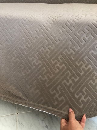 Copridivano tortora in tessuto elasticizzato