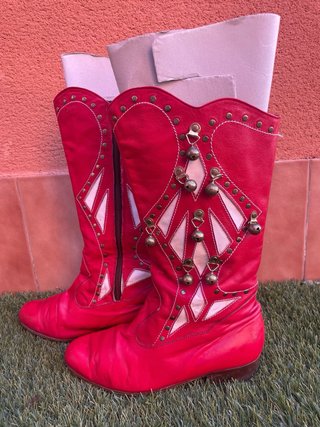 Botas Zíngaras Rojas con Cascabeles