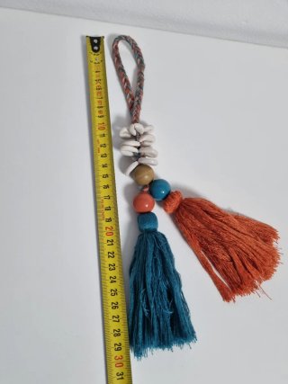 Colgante bolso conchas y borlas