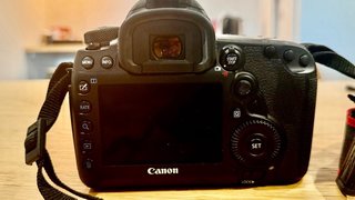Canon EOS 5D Mark IV con 8.409 disparos