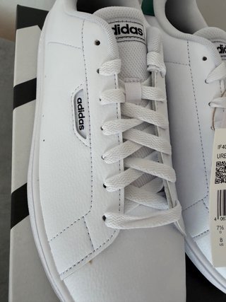 Scarpe Adidas urban court