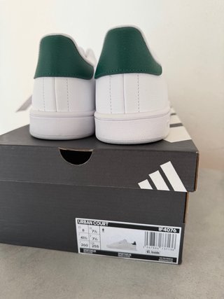 Scarpe Adidas urban court