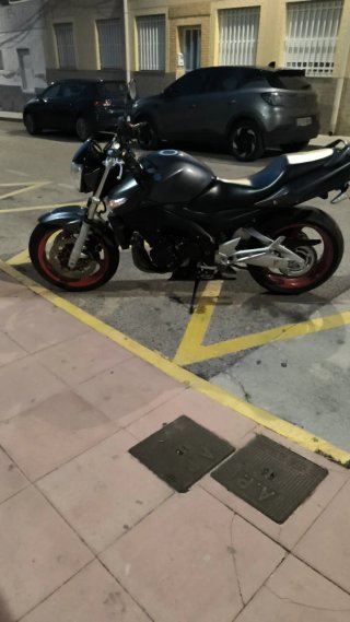 Suzuki GSR 600 Naked