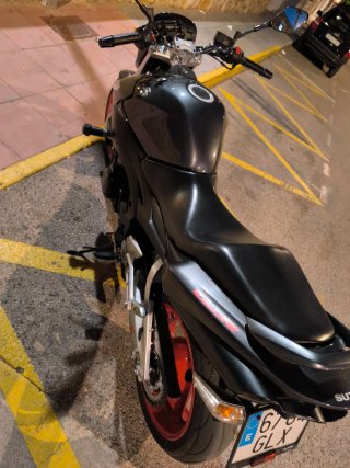 Suzuki GSR 600 Naked