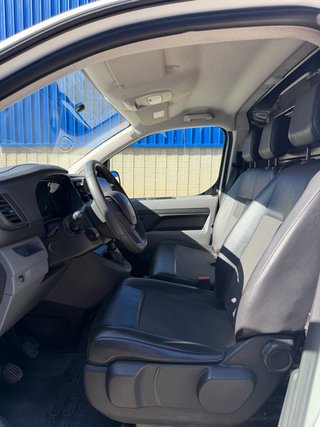 Peugeot Expert 2021