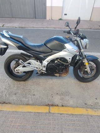 Suzuki GSR 600