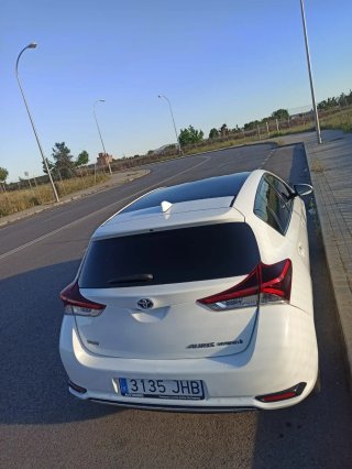 Toyota Auris 2015