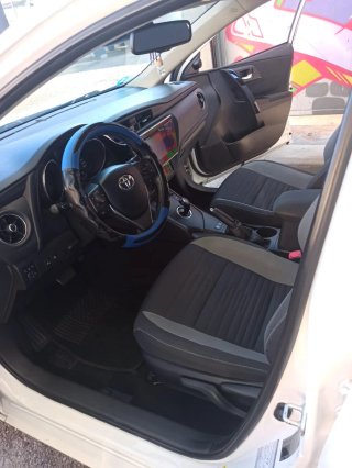 Toyota Auris 2015