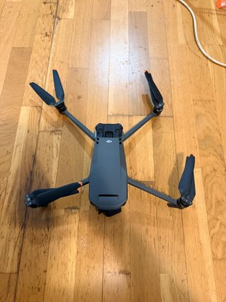 DJI Mavic 3 Classic con DJI RC casi nuevo