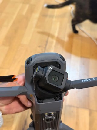 DJI Mavic 3 Classic con DJI RC casi nuevo