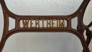Máquina de coser Wertheim antigua