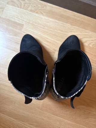 Botines tacón piel serpiente