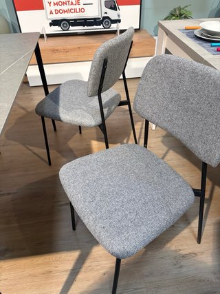 Juego de 4 sillas de comedor grises