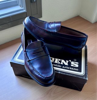 Zapatos mocasines de cuero burdeos