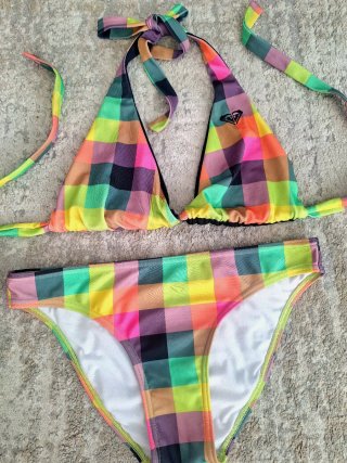 Conjunto Bikini y Pantaloneta Roxy Cuadros