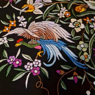 Mantón Manila Seda Negro Bordado Flores Pájaros