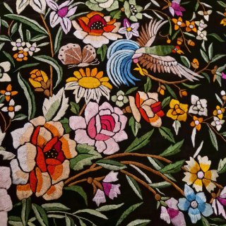 Mantón Manila Seda Negro Bordado Flores Pájaros