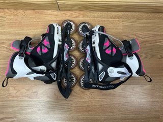Patines en línea Rollerblade rosas y negros