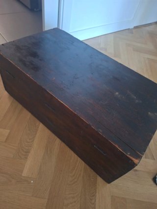 Arcón de madera antiguo